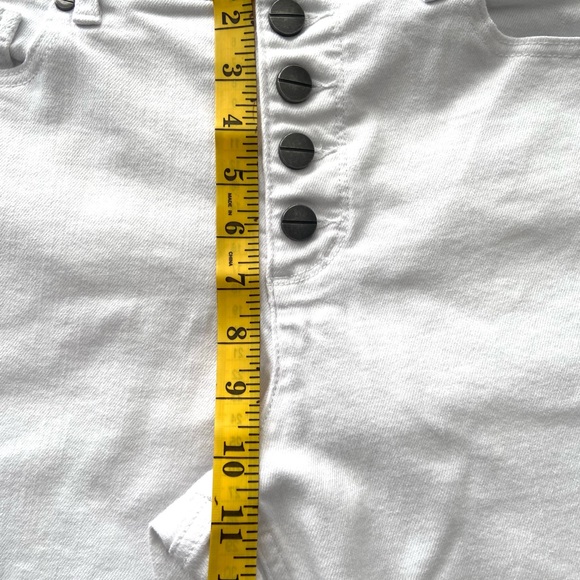 Kenneth Cole NY Jeans White Size US10 button front, 5 pocket Jeans. - Picture 5 of 12